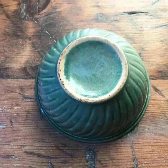 Vintage Small Green Ceramic Bowl - Picture 4 of 5